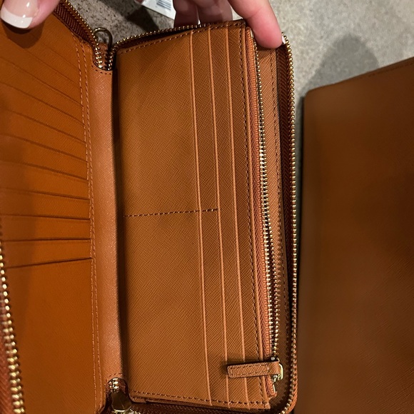 Tory Burch Tan Tote Bag - Picture 6 of 6